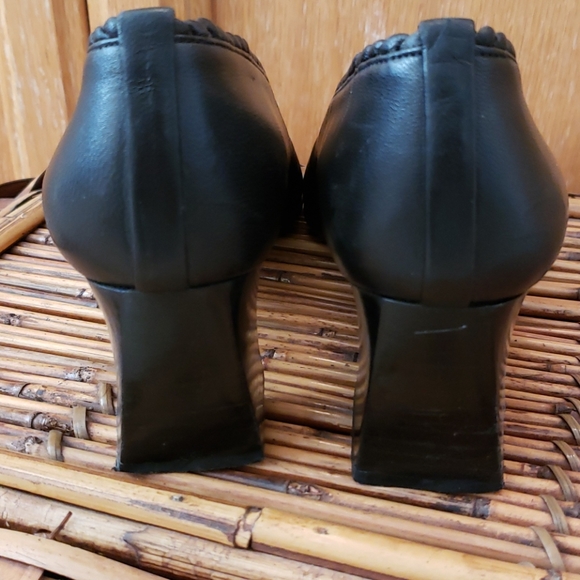 Stuart Weitzman Soft Black Leather Heels Size 6.5 - Picture 5 of 11